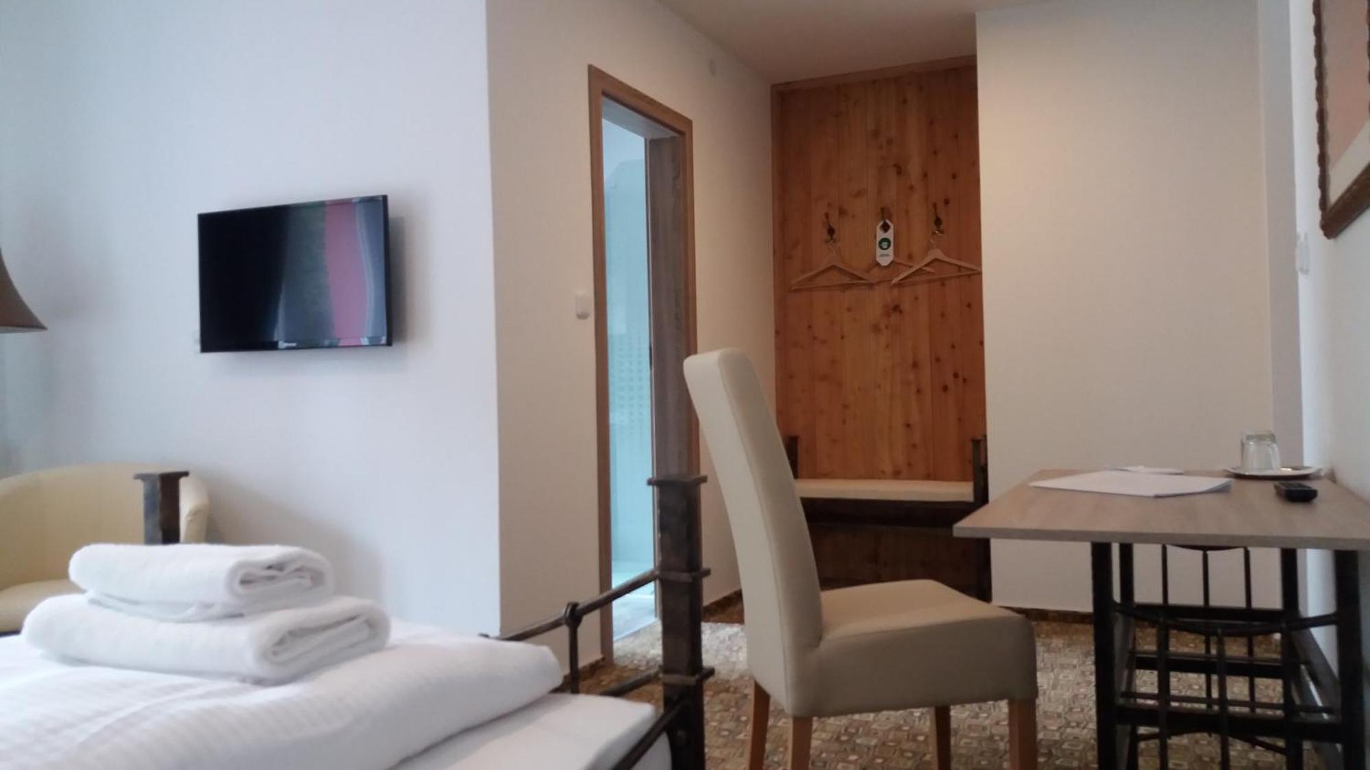 Hotel Bouczech Lipno nad Vltavou Esterno foto