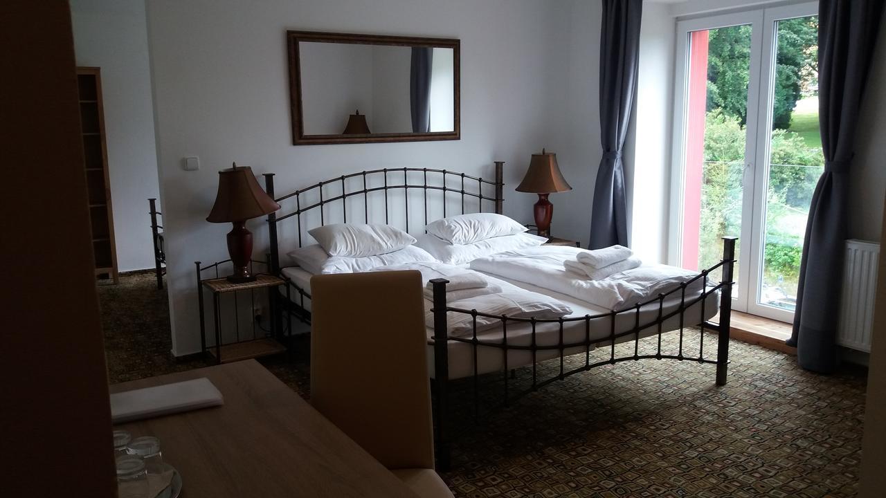Hotel Bouczech Lipno nad Vltavou Esterno foto